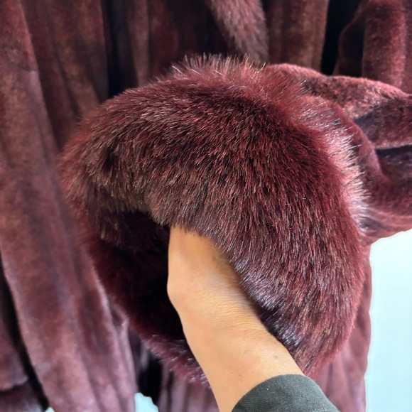 OLYMPIA Sz 2X Faux Fur Coat Lined Turned Lapel Pockets In Raisin Oversized - Picture 4 of 13